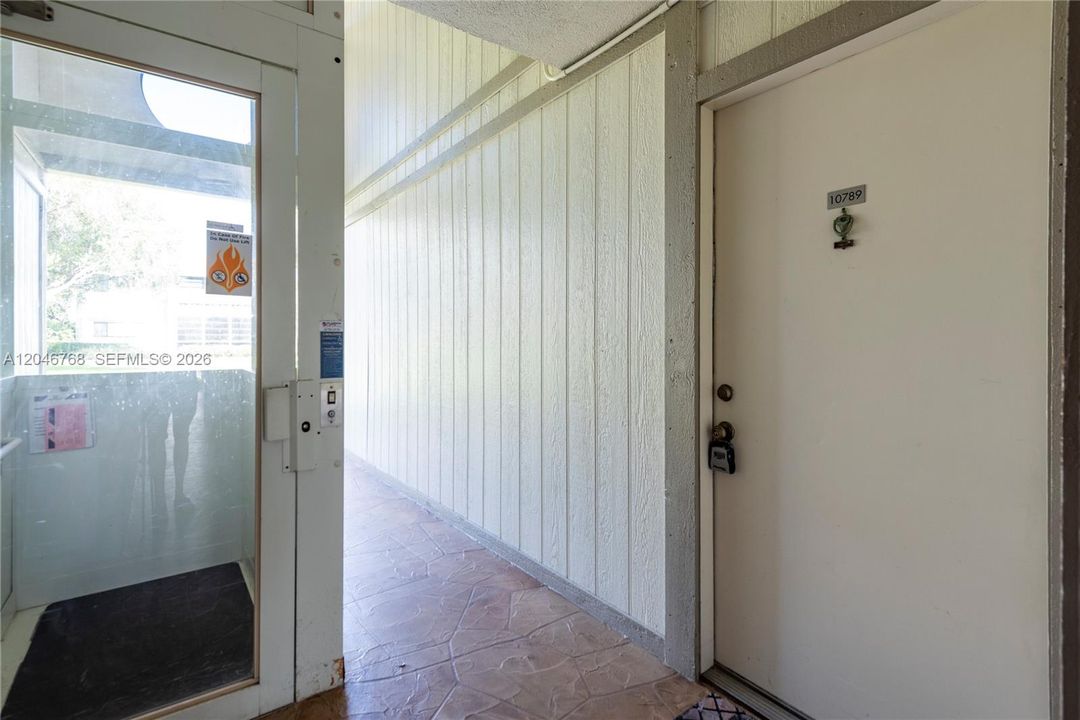 For Sale: $130,000 (2 beds, 2 baths, 827 Square Feet)