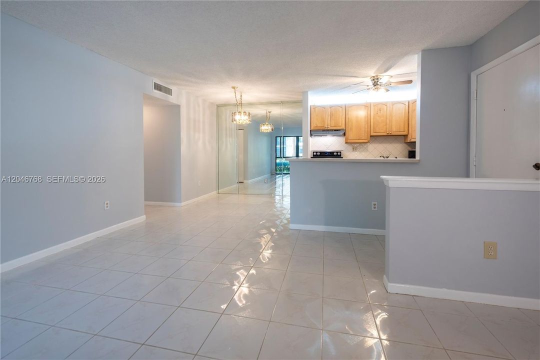 For Sale: $130,000 (2 beds, 2 baths, 827 Square Feet)