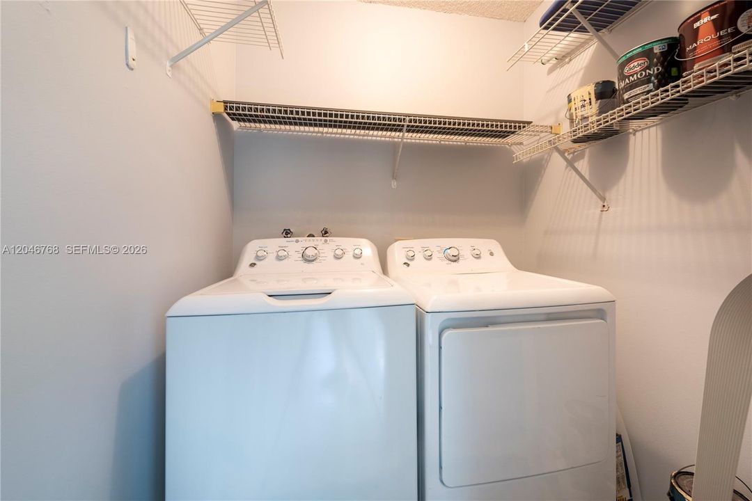 For Sale: $130,000 (2 beds, 2 baths, 827 Square Feet)