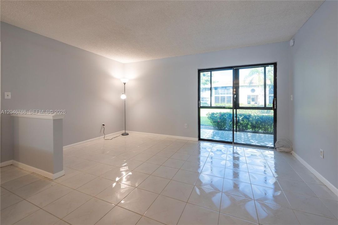For Sale: $130,000 (2 beds, 2 baths, 827 Square Feet)