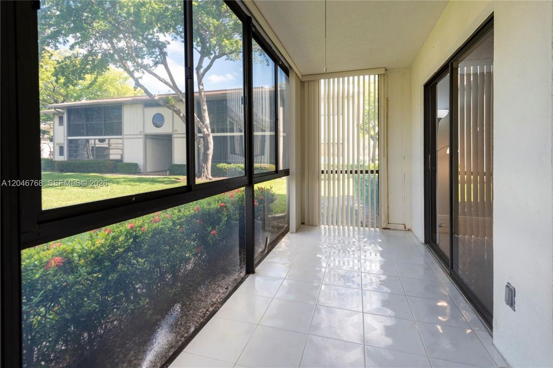 For Sale: $130,000 (2 beds, 2 baths, 827 Square Feet)