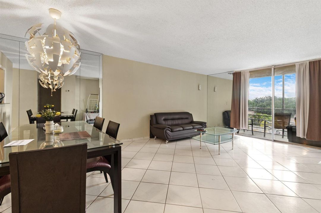 13_accutour_408-nw-68th-ave-apt-405 -004