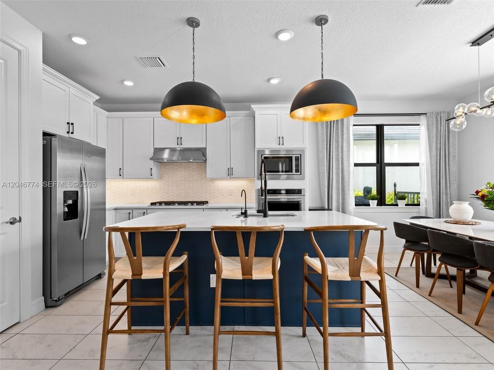 На продажу: $879,999 (3 спален, 2 ванн, 2188 Квадратных фут)