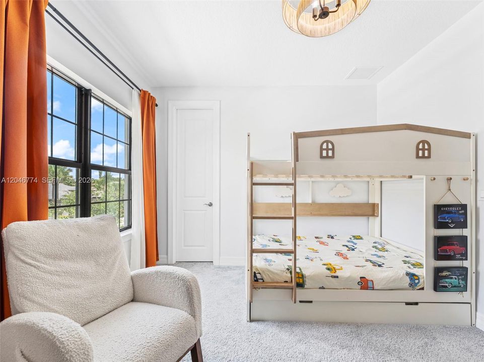 На продажу: $879,999 (3 спален, 2 ванн, 2188 Квадратных фут)