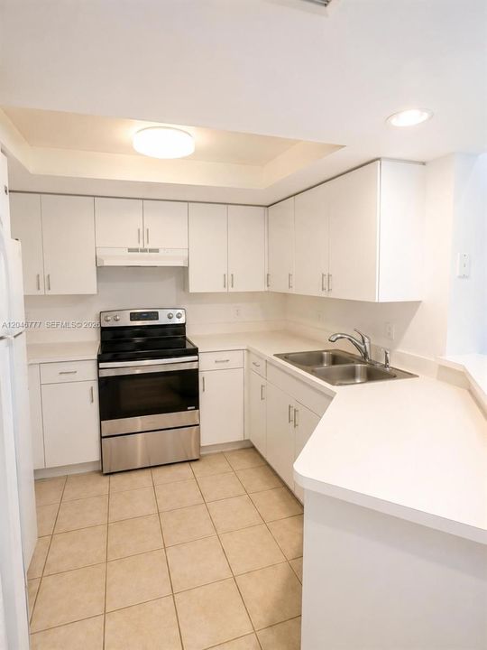 В аренду: $1,985 (2 спален, 2 ванн, 1026 Квадратных фут)