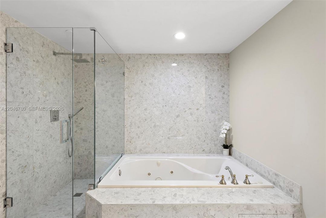 For Sale: $895,000 (2 beds, 2 baths, 1260 Square Feet)