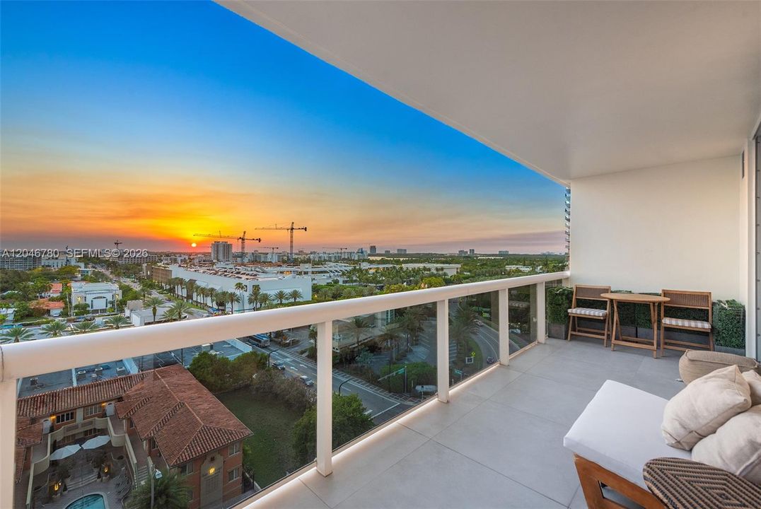 For Sale: $895,000 (2 beds, 2 baths, 1260 Square Feet)