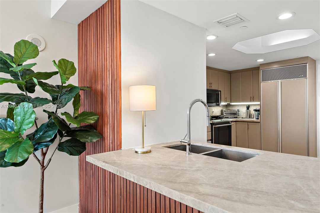 For Sale: $895,000 (2 beds, 2 baths, 1260 Square Feet)
