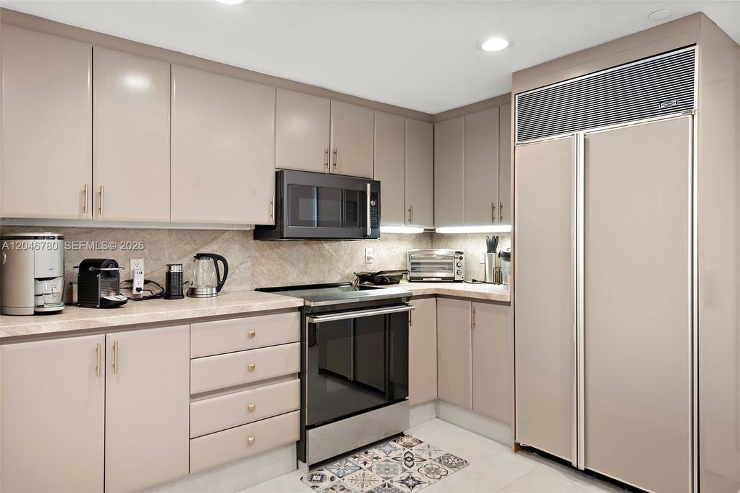 For Sale: $895,000 (2 beds, 2 baths, 1260 Square Feet)