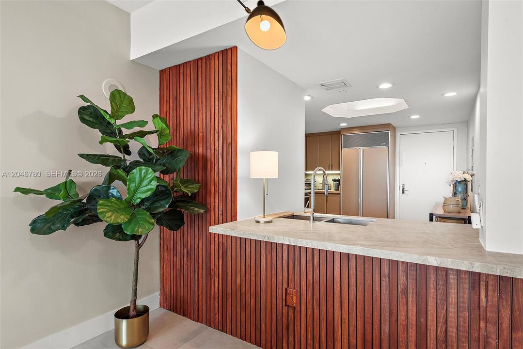 For Sale: $895,000 (2 beds, 2 baths, 1260 Square Feet)