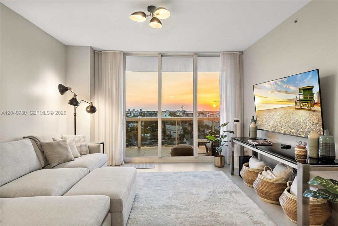 For Sale: $895,000 (2 beds, 2 baths, 1260 Square Feet)