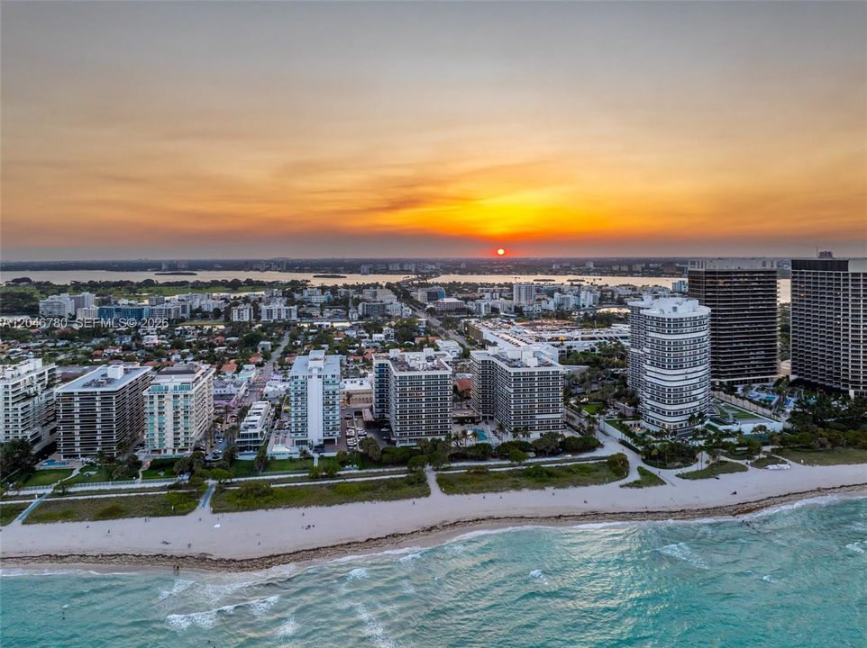 For Sale: $895,000 (2 beds, 2 baths, 1260 Square Feet)