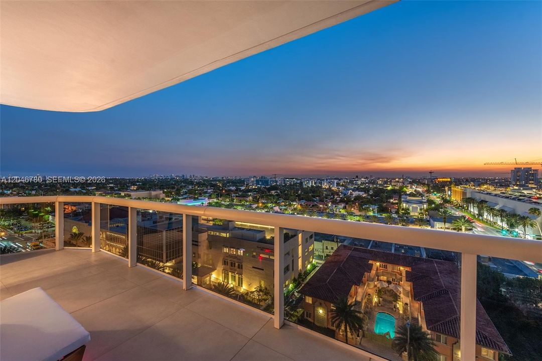 For Sale: $895,000 (2 beds, 2 baths, 1260 Square Feet)