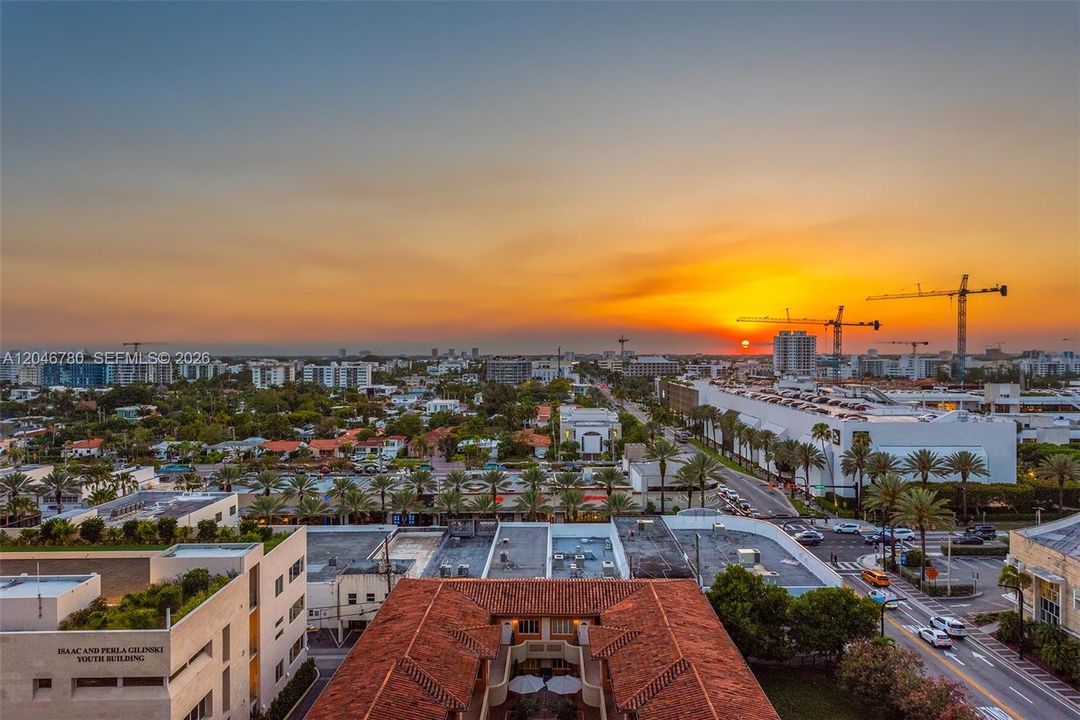 For Sale: $895,000 (2 beds, 2 baths, 1260 Square Feet)