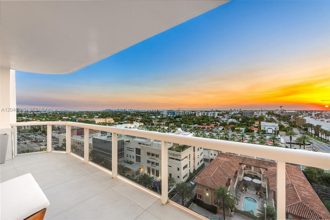 For Sale: $895,000 (2 beds, 2 baths, 1260 Square Feet)