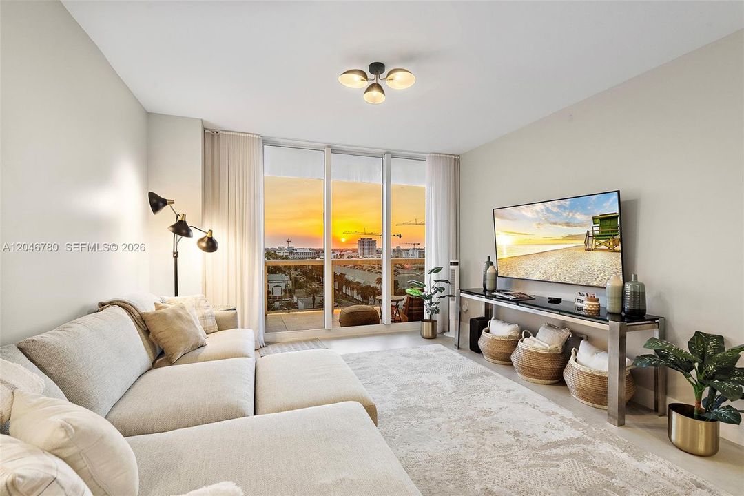 For Sale: $895,000 (2 beds, 2 baths, 1260 Square Feet)