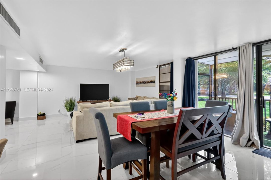 En Venta: $449,000 (2 camas, 2 baños, 1482 Pies cuadrados)
