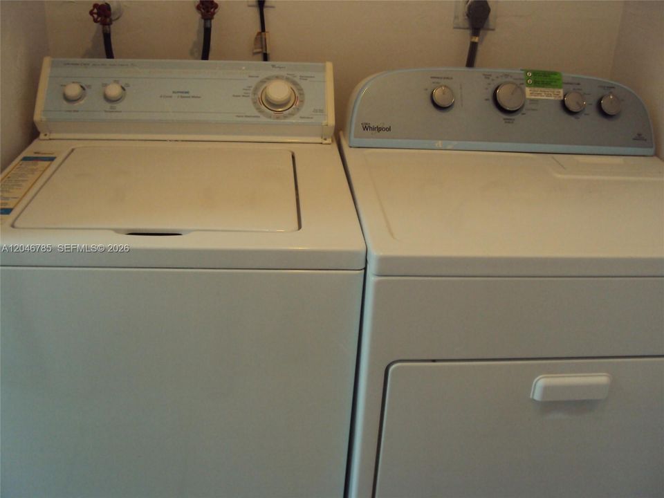 For Rent: $2,300 (2 beds, 2 baths, 1235 Square Feet)