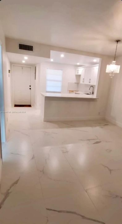 For Rent: $1,750 (1 beds, 1 baths, 765 Square Feet)