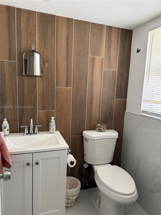 For Rent: $1,750 (1 beds, 1 baths, 765 Square Feet)