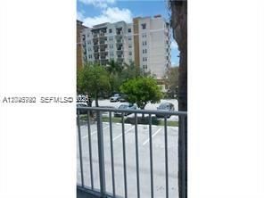 For Rent: $2,050 (1 beds, 1 baths, 670 Square Feet)