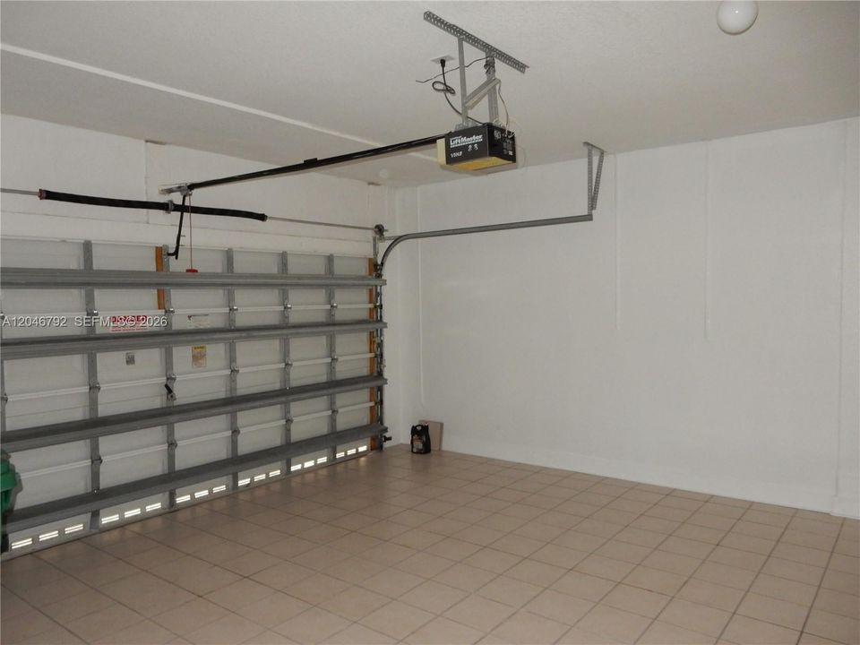 En Renta: $4,300 (4 camas, 2 baños, 2105 Pies cuadrados)