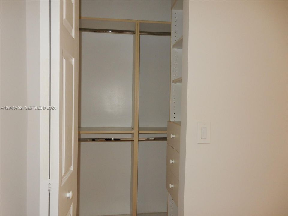 En Renta: $4,300 (4 camas, 2 baños, 2105 Pies cuadrados)