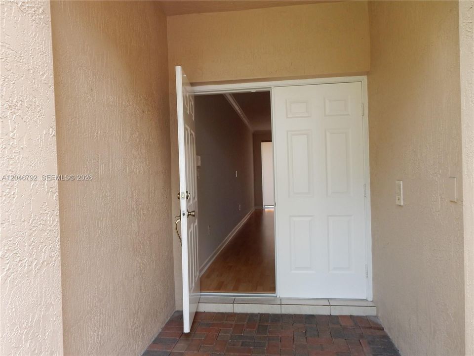 En Renta: $4,300 (4 camas, 2 baños, 2105 Pies cuadrados)