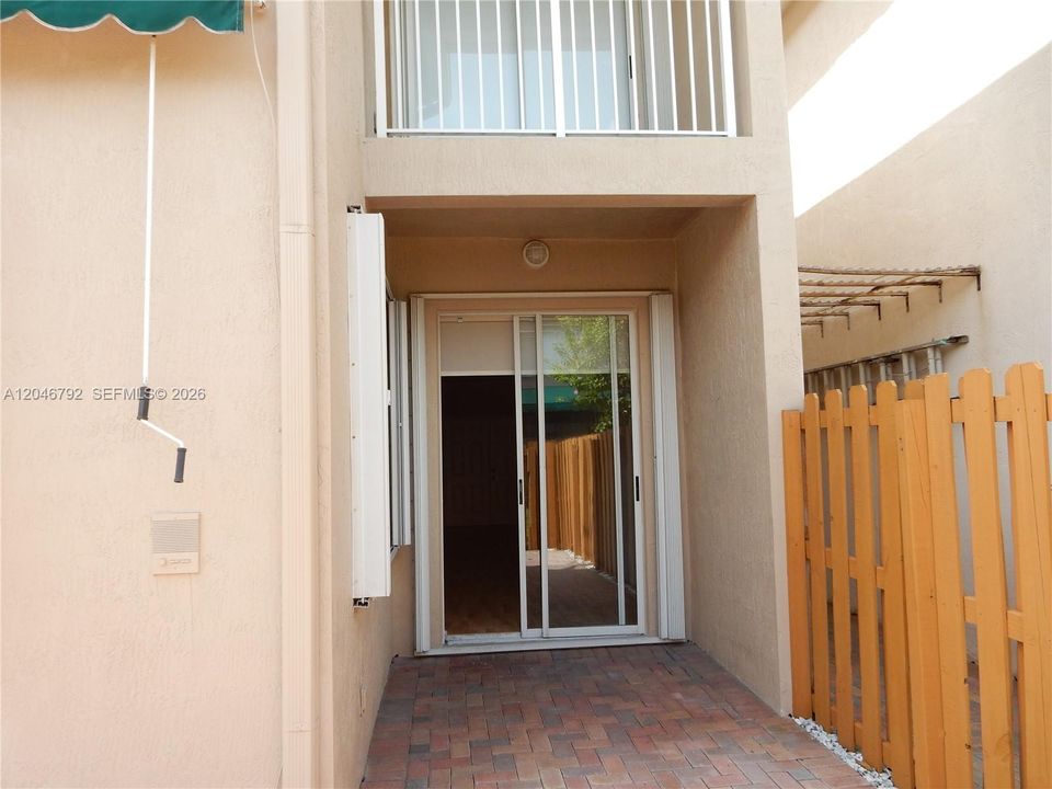 En Renta: $4,300 (4 camas, 2 baños, 2105 Pies cuadrados)