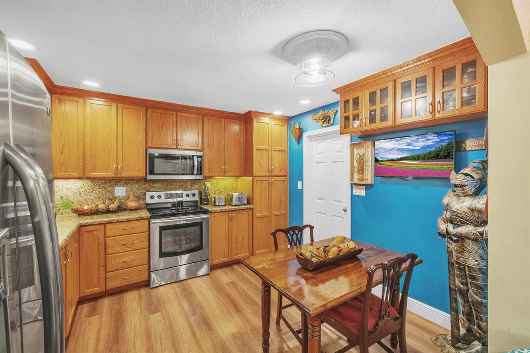 10 Kitchen (2)