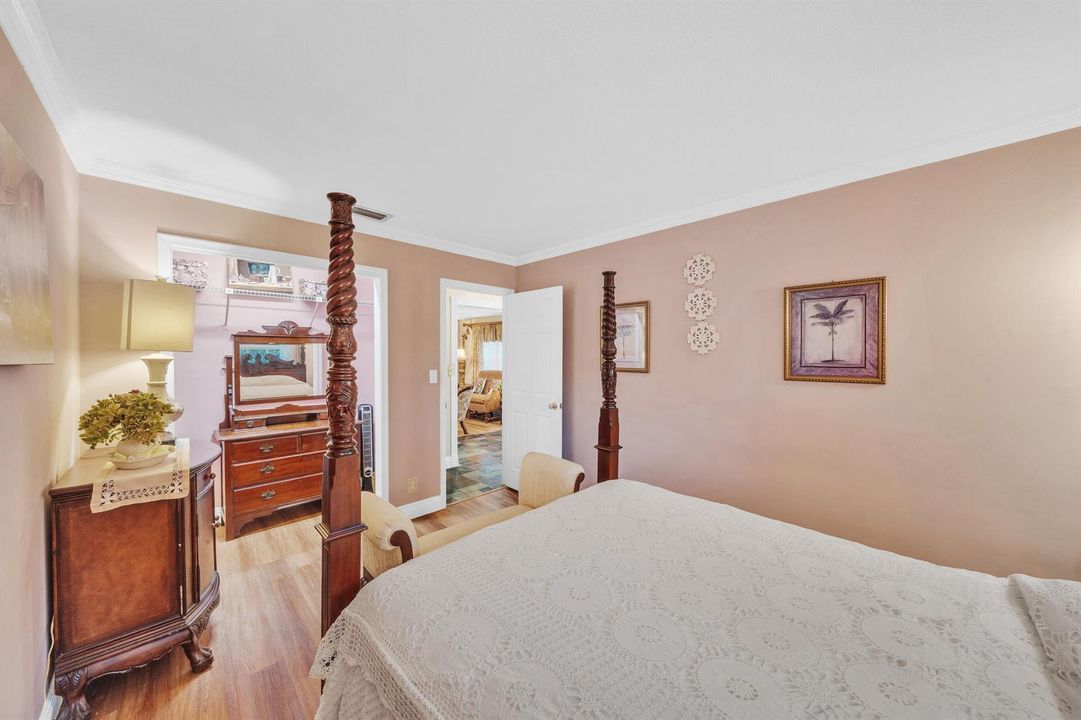 5 Guest Bedroom A (3)