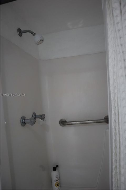 В аренду: $1,800 (2 спален, 2 ванн, 868 Квадратных фут)