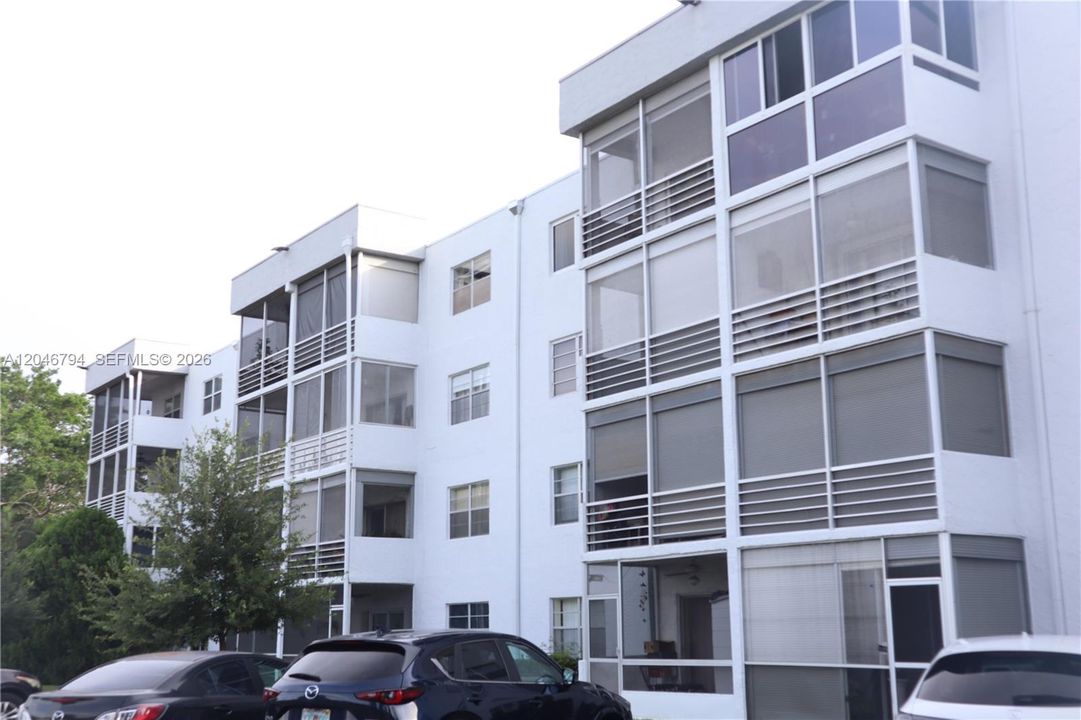 В аренду: $1,800 (2 спален, 2 ванн, 868 Квадратных фут)