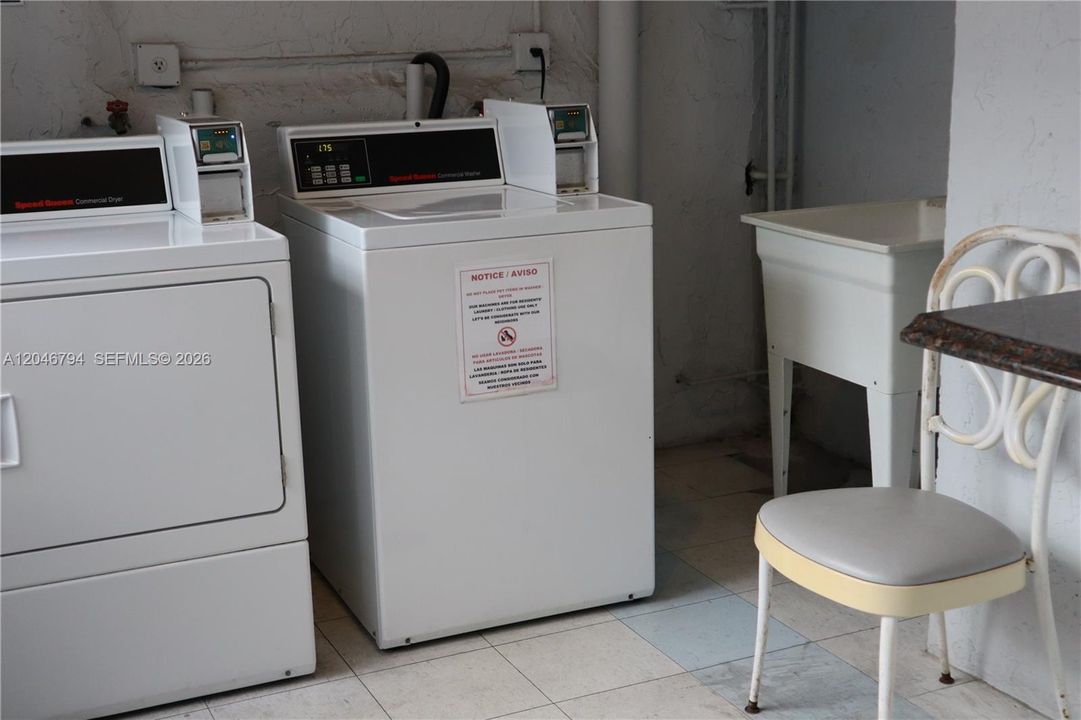 В аренду: $1,800 (2 спален, 2 ванн, 868 Квадратных фут)