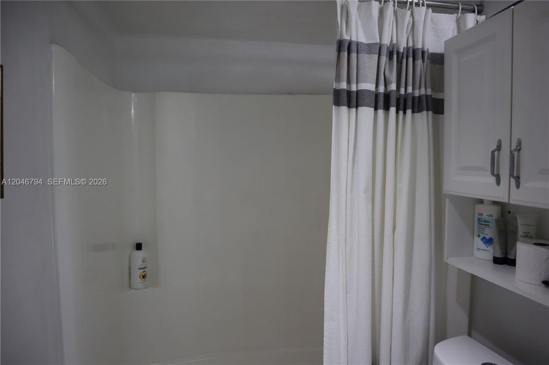 В аренду: $1,800 (2 спален, 2 ванн, 868 Квадратных фут)