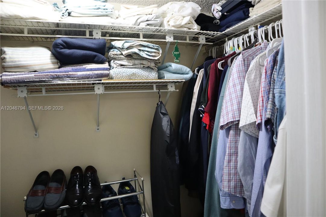 В аренду: $1,800 (2 спален, 2 ванн, 868 Квадратных фут)