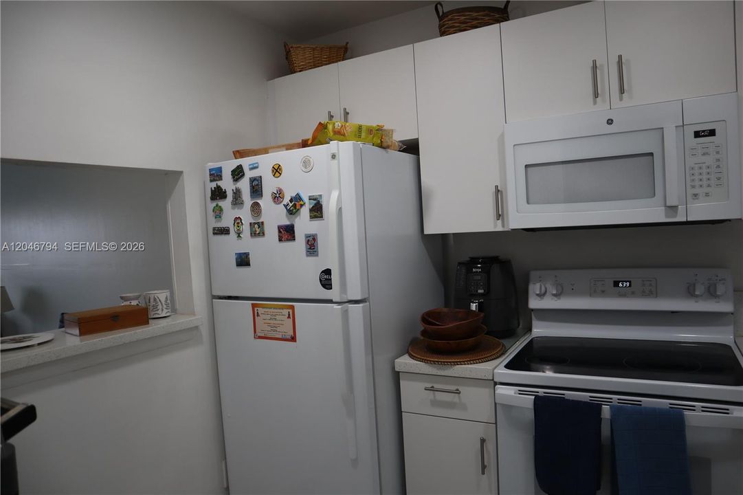 В аренду: $1,800 (2 спален, 2 ванн, 868 Квадратных фут)
