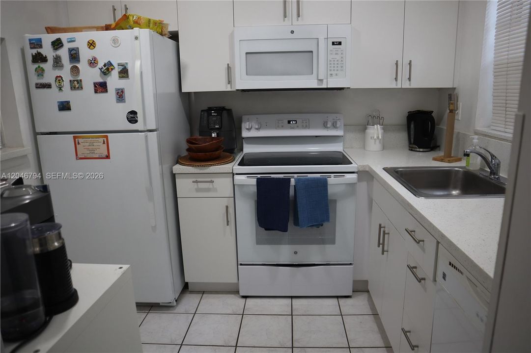 В аренду: $1,800 (2 спален, 2 ванн, 868 Квадратных фут)