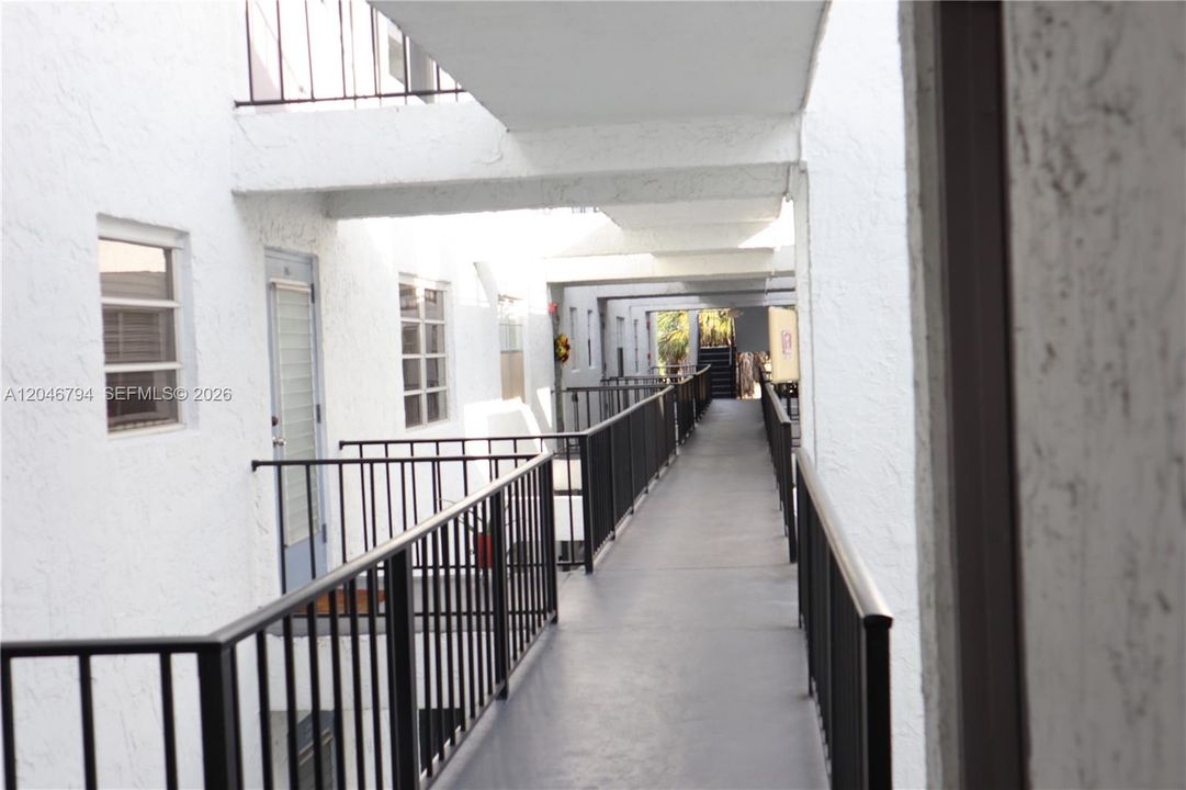 В аренду: $1,800 (2 спален, 2 ванн, 868 Квадратных фут)