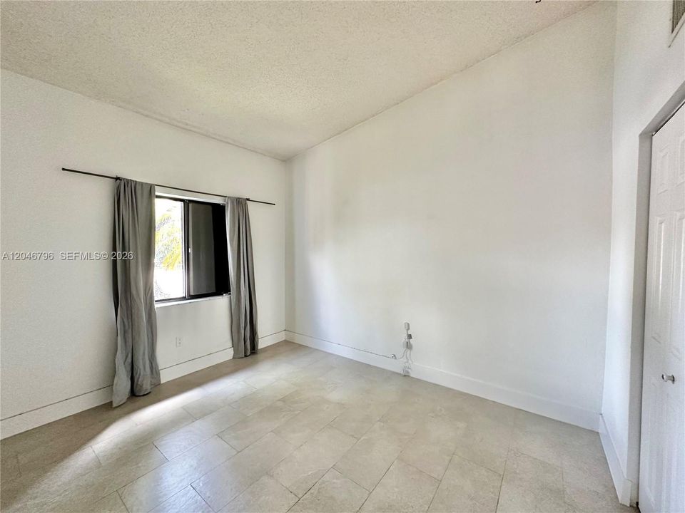 For Rent: $3,000 (3 beds, 2 baths, 1326 Square Feet)