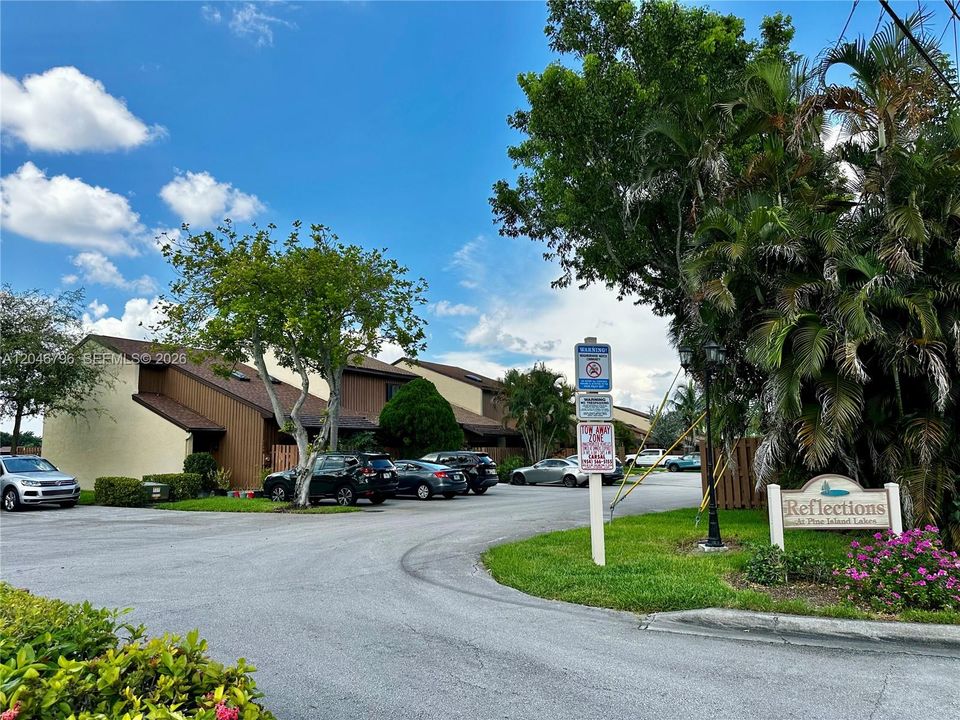 For Rent: $3,000 (3 beds, 2 baths, 1326 Square Feet)