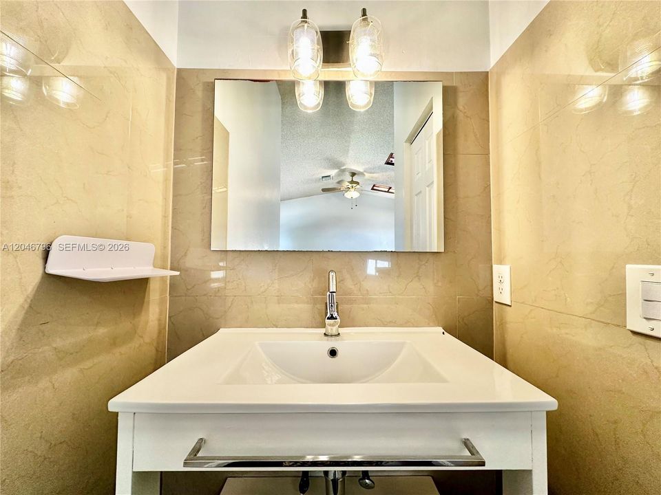 For Rent: $3,000 (3 beds, 2 baths, 1326 Square Feet)