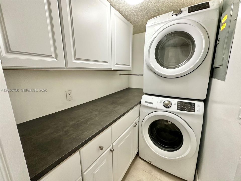 For Rent: $3,000 (3 beds, 2 baths, 1326 Square Feet)