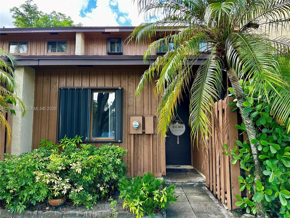 For Rent: $3,000 (3 beds, 2 baths, 1326 Square Feet)