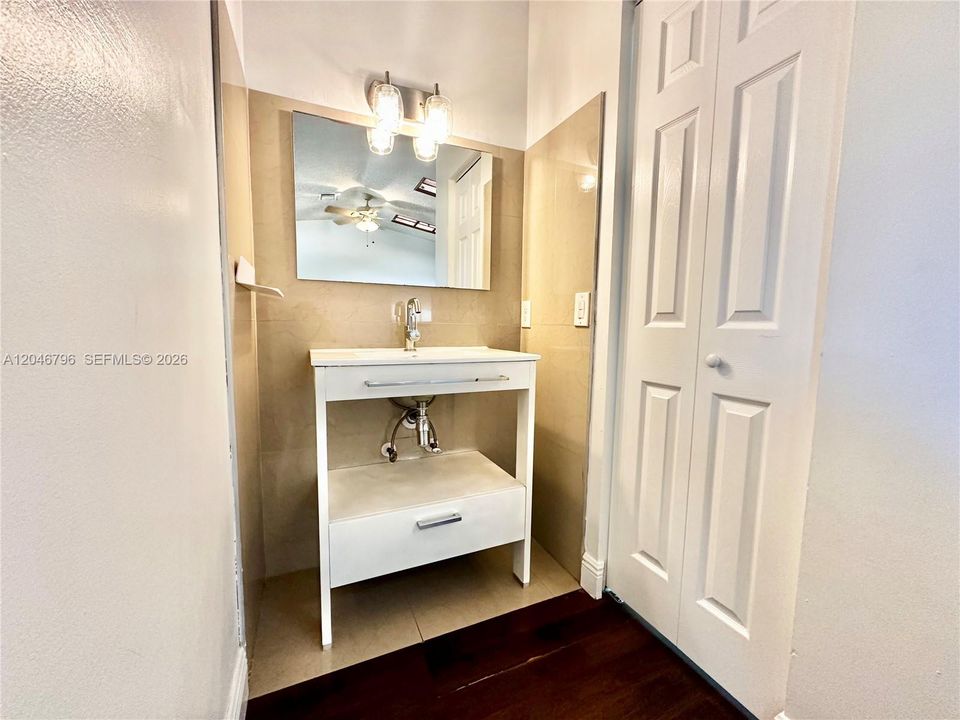 For Rent: $3,000 (3 beds, 2 baths, 1326 Square Feet)