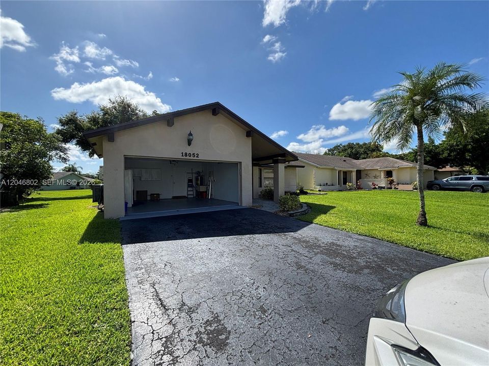 For Rent: $3,150 (2 beds, 2 baths, 1761 Square Feet)