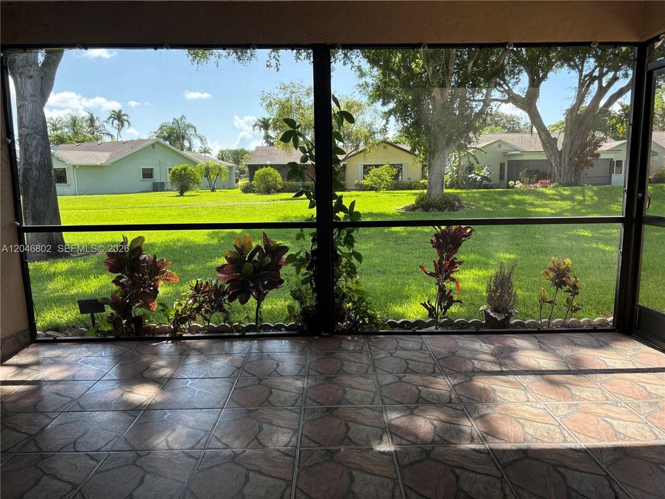 For Rent: $3,150 (2 beds, 2 baths, 1761 Square Feet)