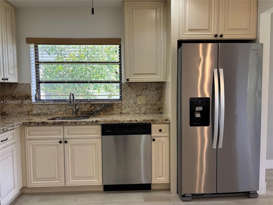 For Rent: $3,150 (2 beds, 2 baths, 1761 Square Feet)