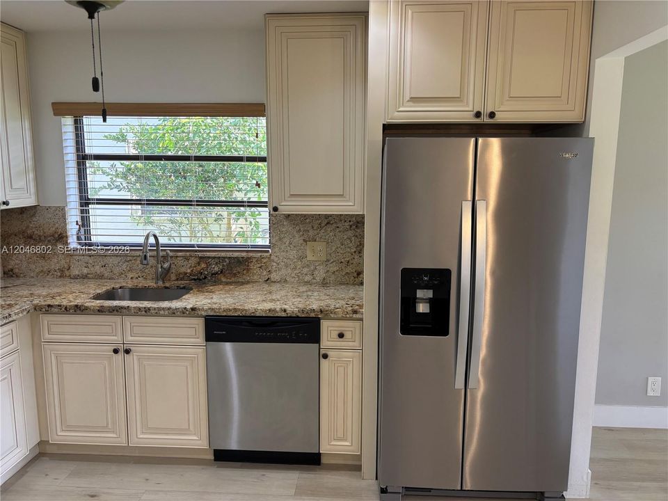 For Rent: $3,150 (2 beds, 2 baths, 1761 Square Feet)