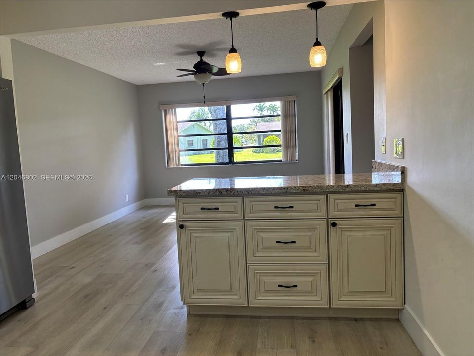 For Rent: $3,150 (2 beds, 2 baths, 1761 Square Feet)